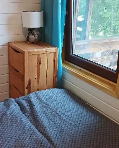 بيت للعطل Zielenina Lesny Mierzeszyn