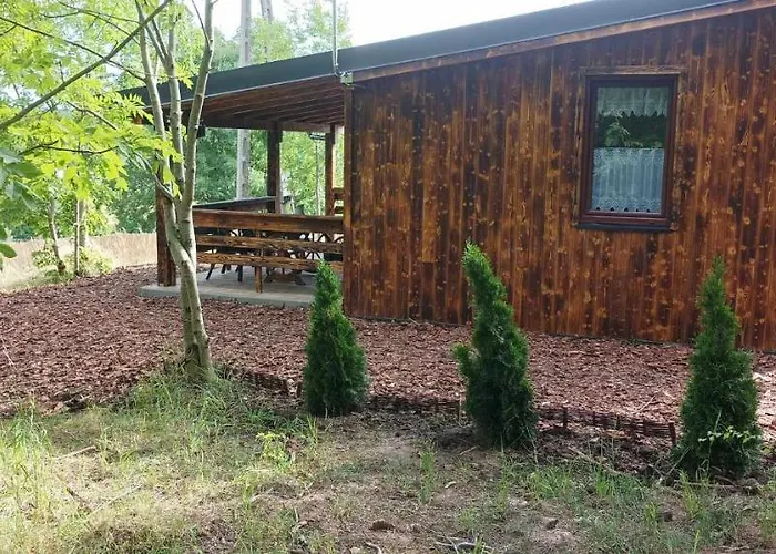 Zielenina Lesny بيت للعطل *