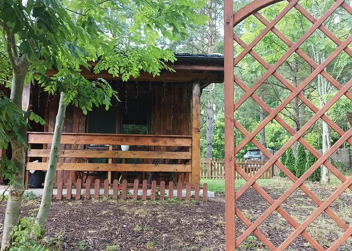 Zielenina Lesny بيت للعطل Mierzeszyn